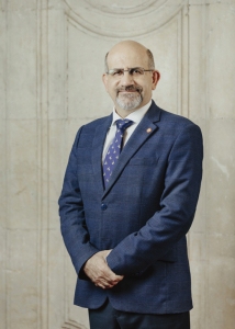 DOCTOR D. JULIÁN MARTÍNEZ FERNÁNDEZ